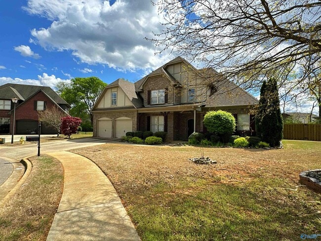 Building Photo - 126 Windridge Way SW