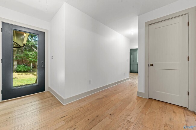 Building Photo - 7705 Foxfire Dr SE