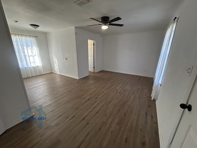 Building Photo - 502 Jefferson Pl