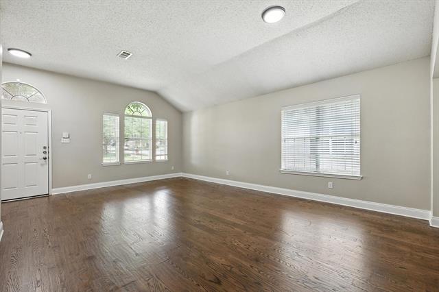 Building Photo - 2502 Blue Holly Dr