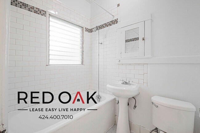 Building Photo - 806 Lucile Ave