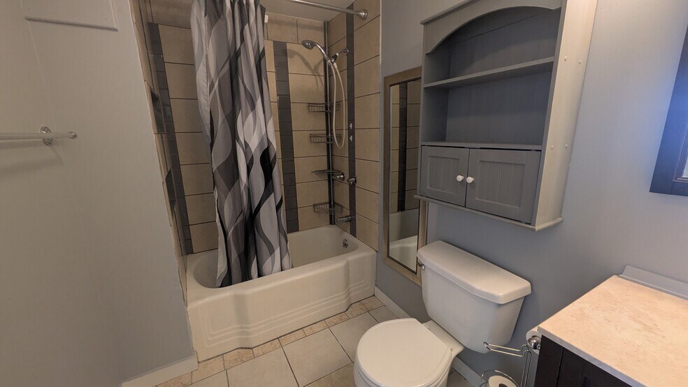 Building Photo - 4401 US Route 5 N