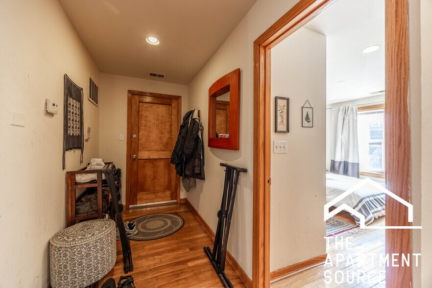 Building Photo - 2724 N Kimball Ave
