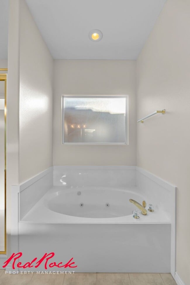 Building Photo - Newly Updated 2 Bedroom Home in Washington!