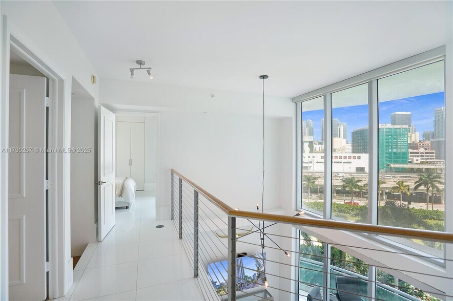 Building Photo - 350 S Miami Ave