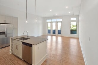 Building Photo - 650 E Brooklyn Vlg Ave