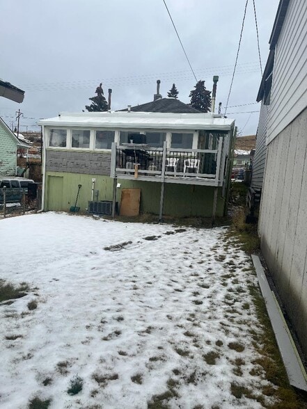 Building Photo - 406 W Daly St