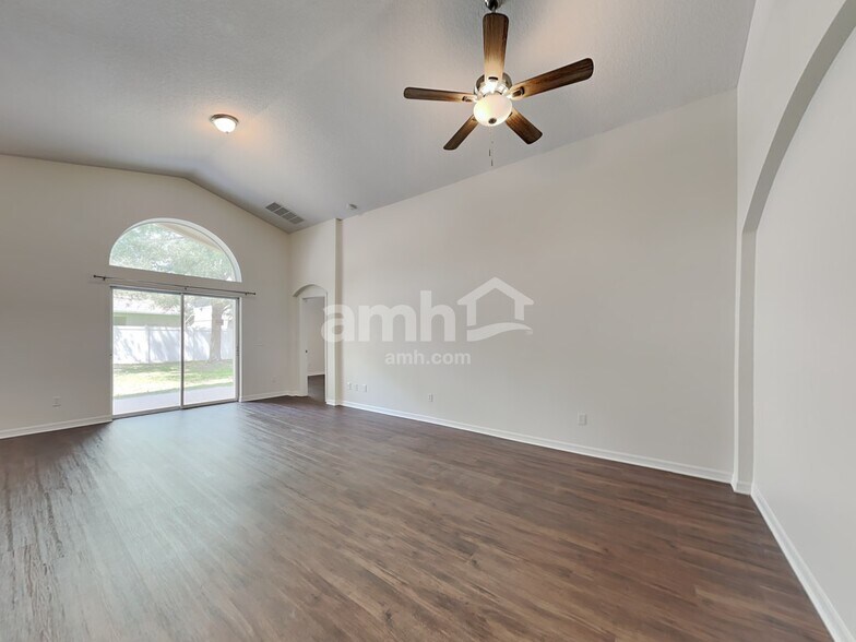 Building Photo - 1703 Boggy Oak Ln