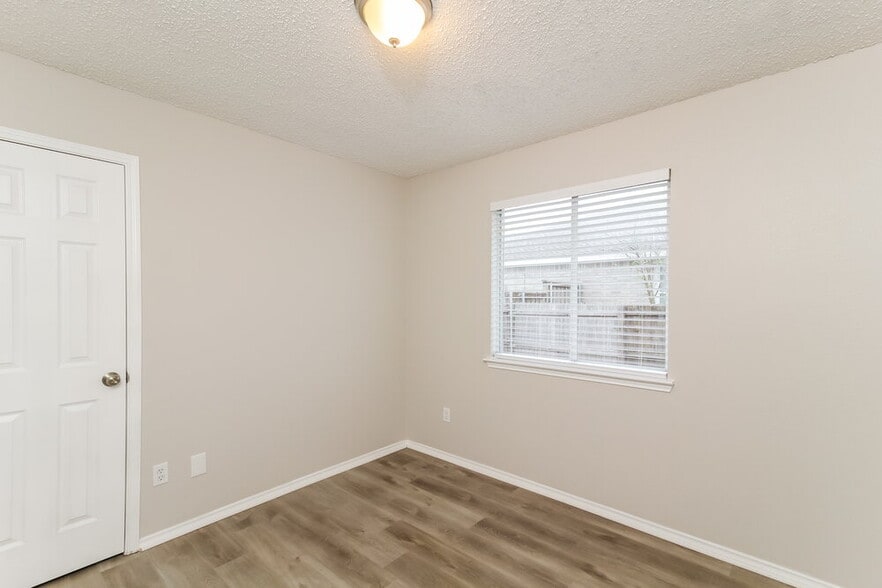 Building Photo - 1311 Dakota Trail