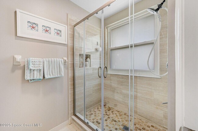 Building Photo - 730 Spring Valley Dr