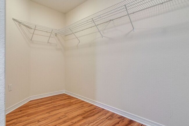 Building Photo - 5851 Chi Chi Cir