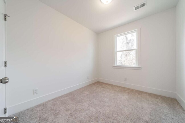 Building Photo - 1507 Albert Ln NW