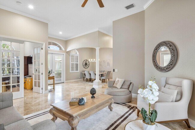Building Photo - 4675 Manderly Dr