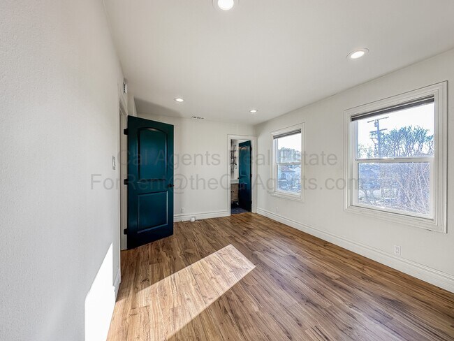 Building Photo - 201 Ashbury Ave