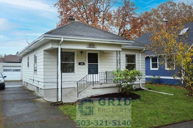 Building Photo - Charming 2 Bedroom Available in Popular N Kenton Neighborhood!