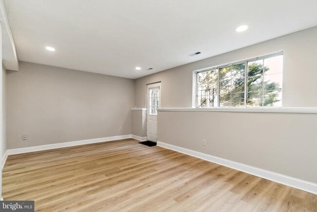 Building Photo - 3380 Longbow Ct