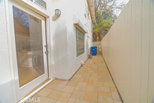 Building Photo - 5179 Canoga Ave