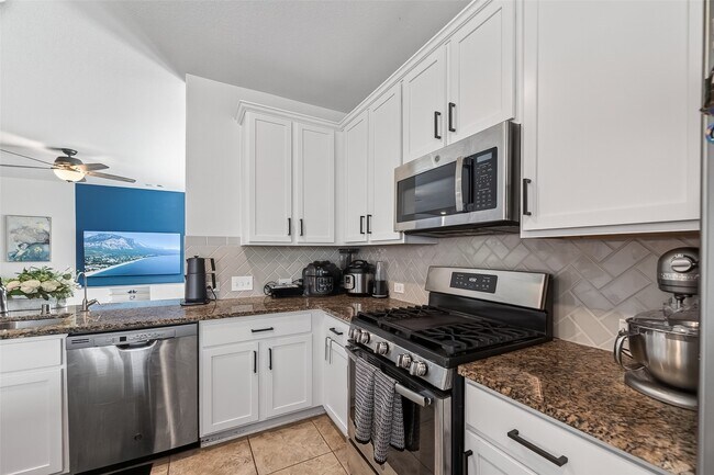 Building Photo - 2314 Trocadero Ln