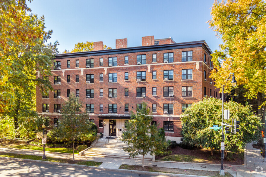 Parkway Apartments - 3220 Connecticut Ave NW Washington DC 20008 ...