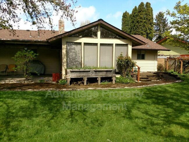 Building Photo - 2350 NW Green Cir