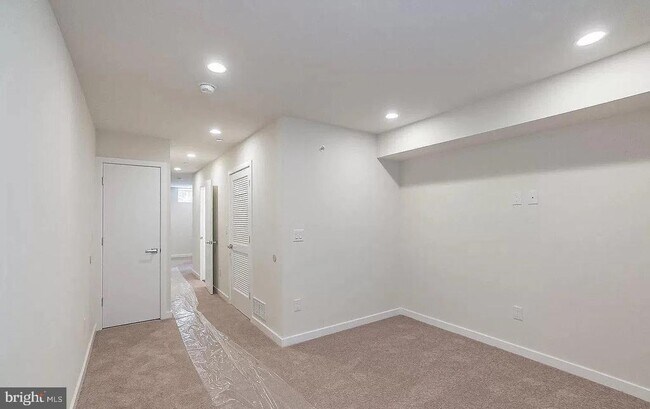 Building Photo - 1439 S Taylor St