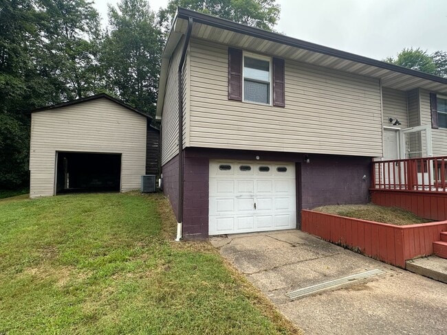 Building Photo - 3 BR HOME-BRIARWOOD SUBDIVISION