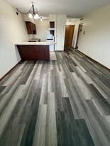 Building Photo - Eastwood Manor Apartments