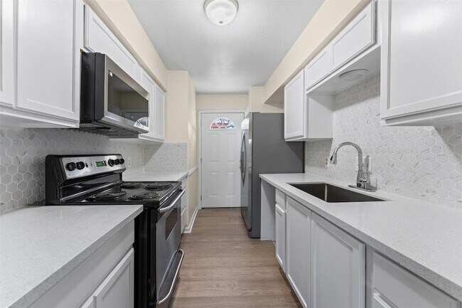 Building Photo - 1076 Willow Oaks Cir