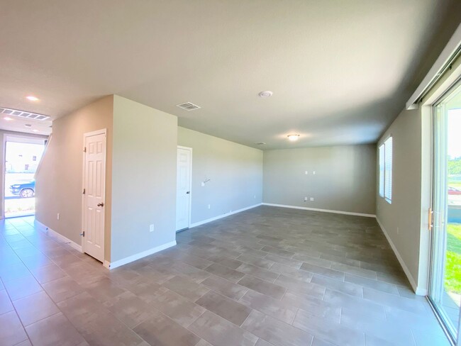 Building Photo - Brand New house ready for you in St Cloud