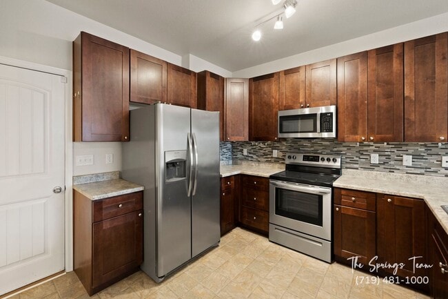 Building Photo - MODERN COMFORT IN LINCOLN COMMONS COMMUNITY IN WIDEFIELD | 3BD/3.5BA - Security Deposit Waiver Av...