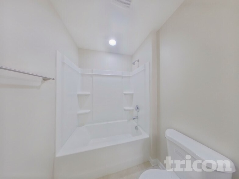 Building Photo - 1418 Kings Grove Dr