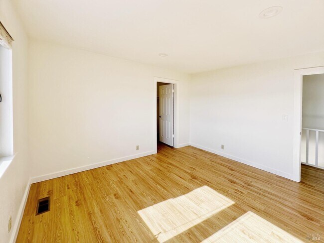 Building Photo - 172 Great Cir Dr