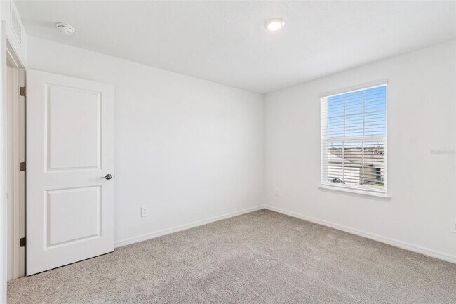 Building Photo - 1712 Tropical Oasis Ave