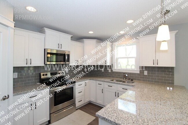 Building Photo - 5374 Destiny Dr