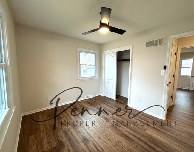 Building Photo - 811 NE Mulberry St