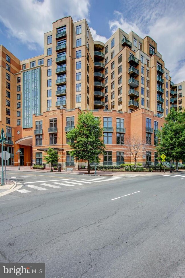 Building Photo - 2720 S Arlington Mill Dr