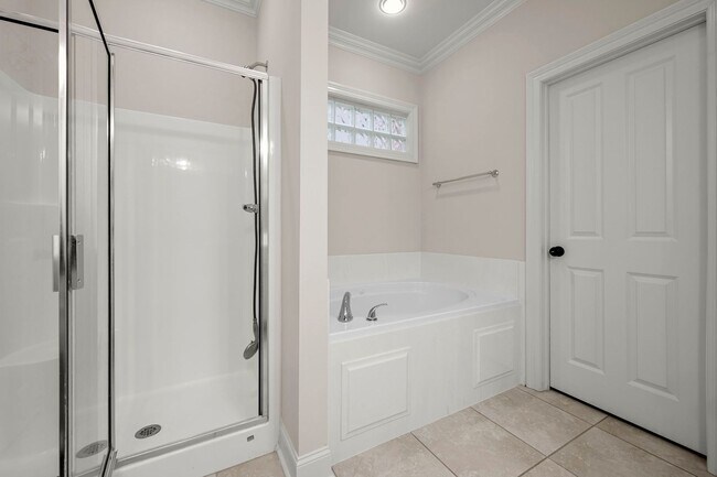 Building Photo - 14835 Pendleton Way