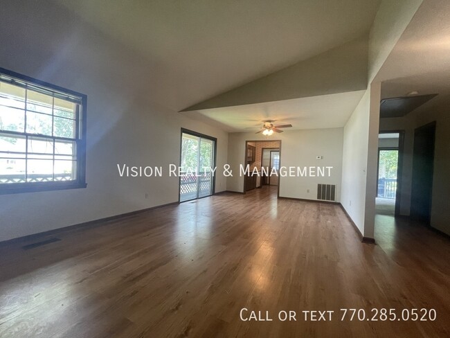Building Photo - Downtown Carrollton 2 Bed Home