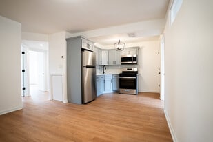 Building Photo - 27 Alan Ter