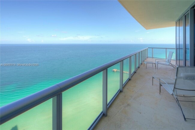 Building Photo - 17001 Collins Ave
