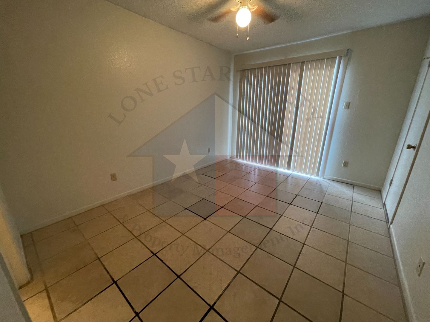 Building Photo - 3001 Lake Rd