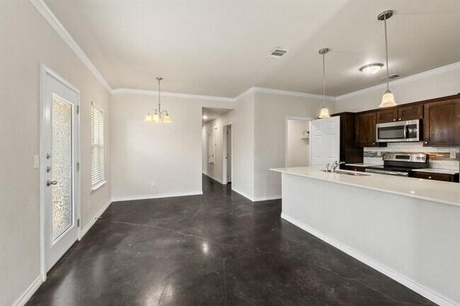 Building Photo - 917 Ramblewood St