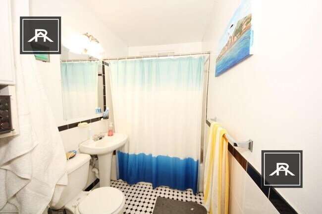 Building Photo - 4 bedroom in Watertown MA 02472