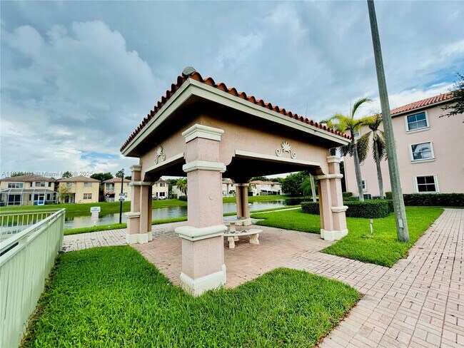 Building Photo - 6560 NW 114th Ave