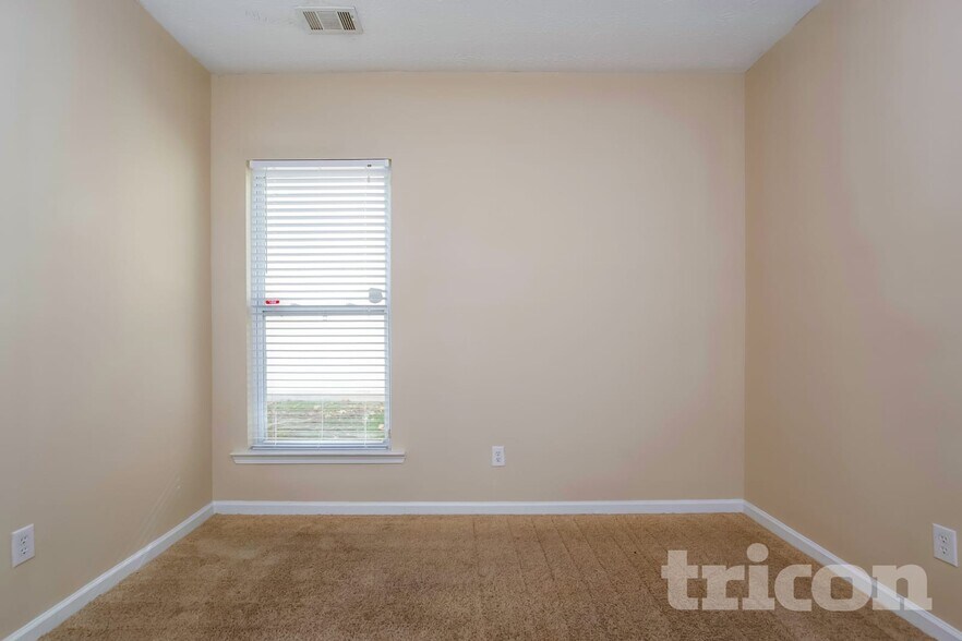 Building Photo - 155 Abenberg Ct