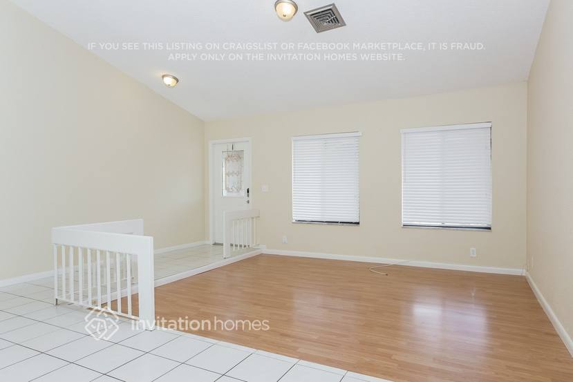 Building Photo - 10431 NW 20th Ct