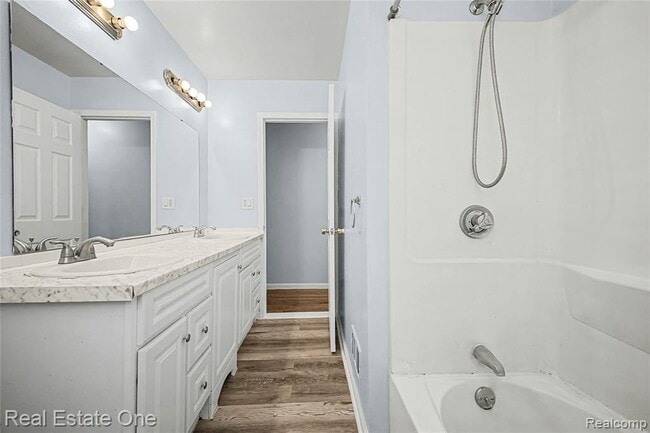 Building Photo - 21046 Wakedon St