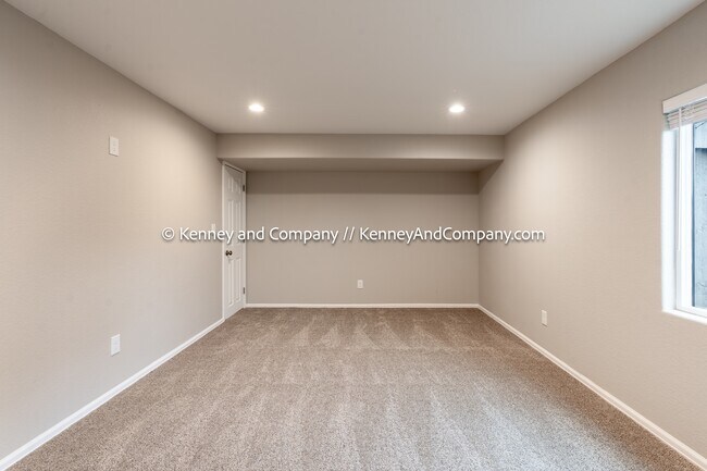 Building Photo - 1672 Smoke Ridge Dr