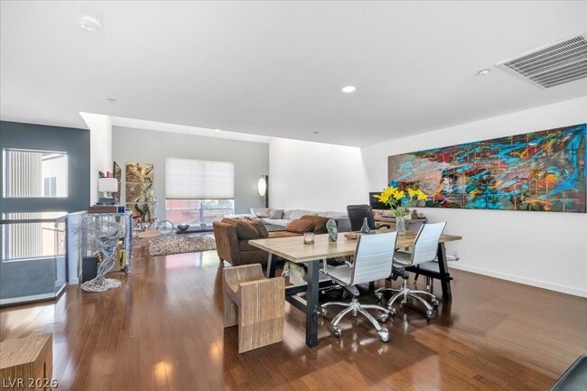 Building Photo - 2014 Pin Oak Ave