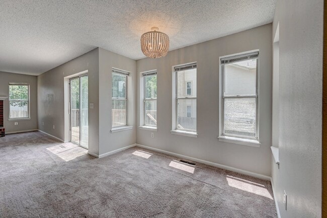 Building Photo - $2,800 - 3 Bed. 2.5 Bath Home with AC, Lof...